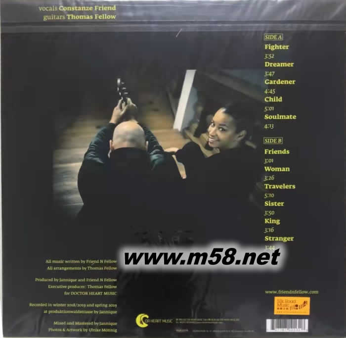 非凡 人物 CHARACTERS 黑膠專輯背面圖片